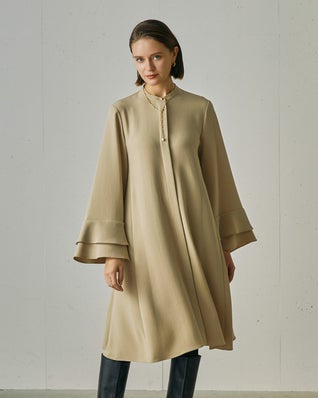 二重織ストレッチ・フリル袖ワンピース