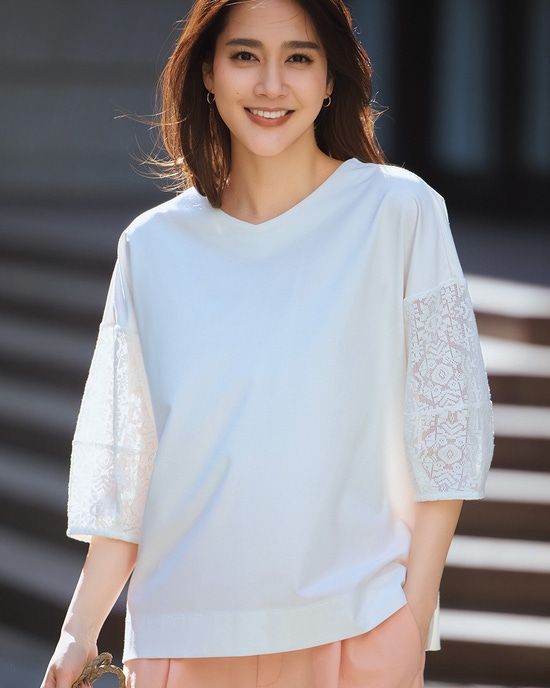 レース使い・ランタンスリーブトップス