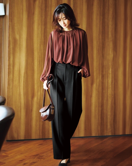 グラシエツイル・タックセミワイドパンツ