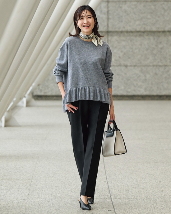 グロッシーダブルクロス・テーパードパンツ