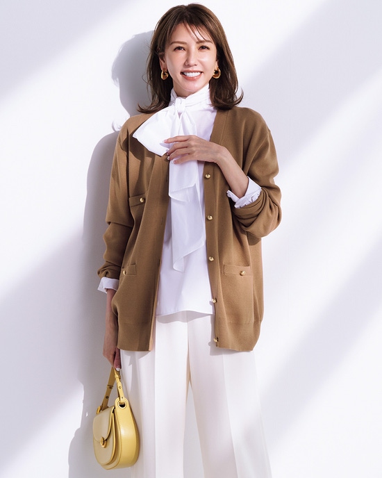 総針編み・飾りポケットVカーディガン