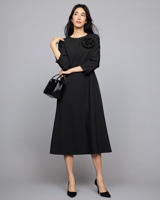 ダブルクロス・Aラインワンピース/コサージュ付き