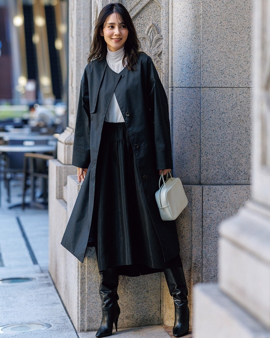 光沢ギャバジン・ノーカラートレンチコート