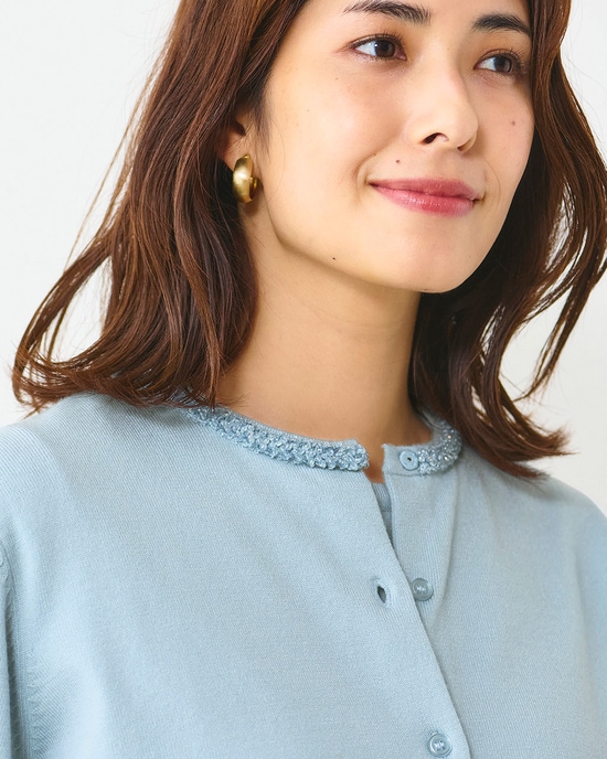 ビジューネック・アンサンブルニット