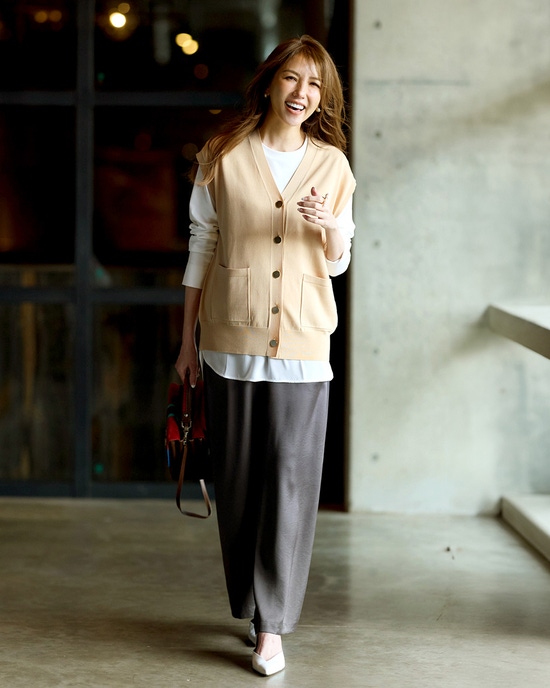 メタルボタン・ニットベスト