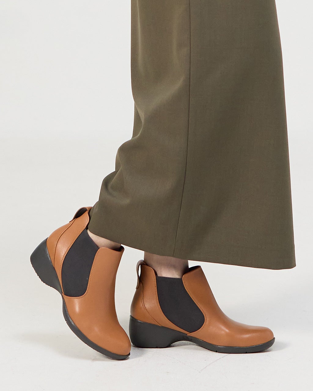 レザーサイドゴアアンクルブーツ