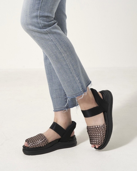 ハンズフリーメッシュLITEサンダル