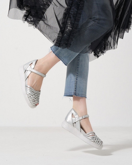 ヒールカバーメッシュLITEサンダル