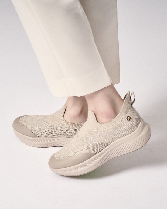 透湿防水スリッポンスニーカー550