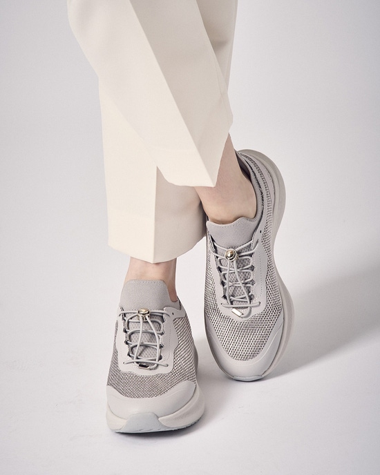 ハンズフリークッションソールスニーカー550