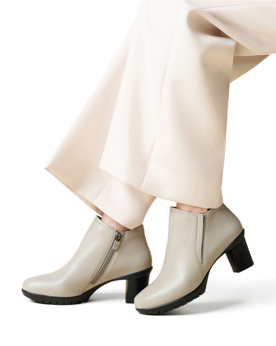 フレックスヒールショートブーツ200