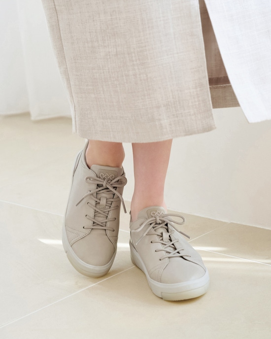 コートレザースニーカー701